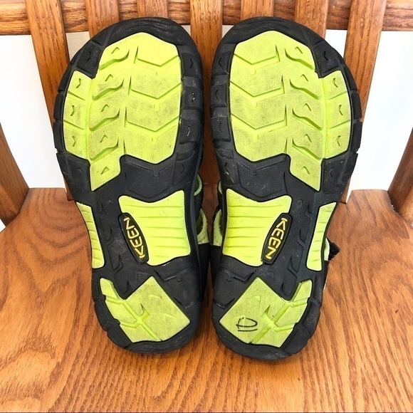 ๐ 6/$60, Keen, Little Boys Sandals, Black/Green, Velcro Straps, Size 6 - Picture 7 of 10